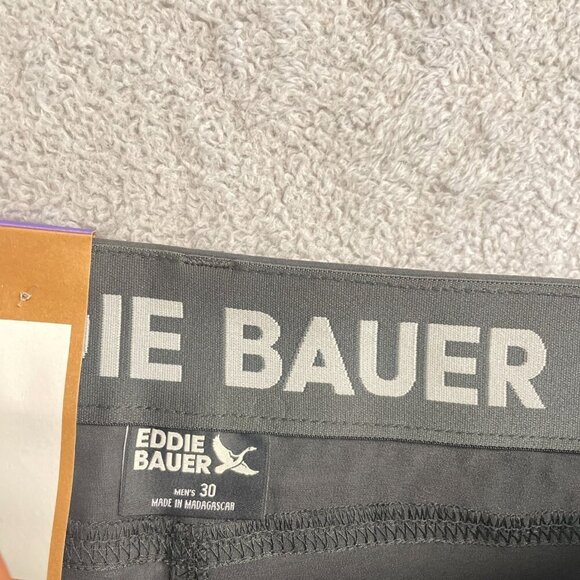NEW Eddie Bauer Men's 30 Rainier 10" Tech Shorts Outdoor Cargo - Picture 5 of 9